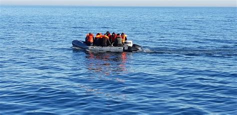 France rescues 22 migrants in English Channel amid surge in crossings - InfoMigrants