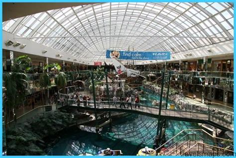 LARGEST MALL IN NORTH AMERICA - West Edmonton Mall - TravelsMaps.Com