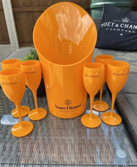 Moet & Chandon and Veuve Clicquot Ice Bucket and Flutes Party Set - craibas.al.gov.br