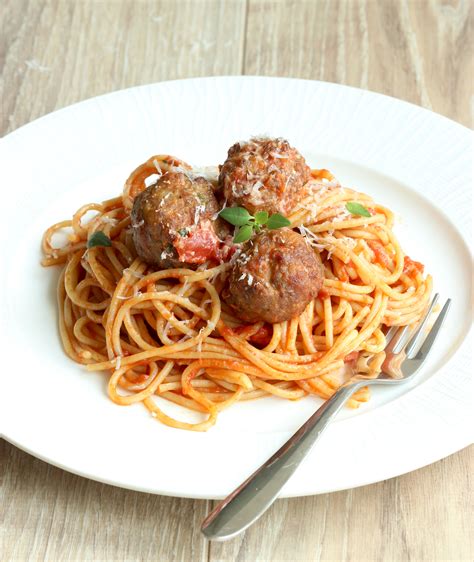 Italian Spaghetti with Meatballs - The Petite Cook