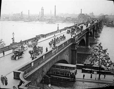 Old Waterloo Bridge, London, England | Waterloo bridge, Paris skyline ...