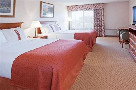 Clarion Hotel & Convention Center - Visit Minot