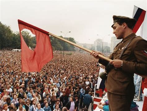 1991: Fall of the USSR | Ussr, World conflicts, Photo record