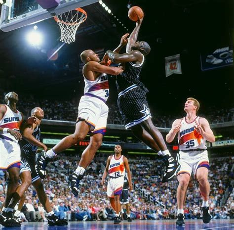 Shaquille O Neal Dunking