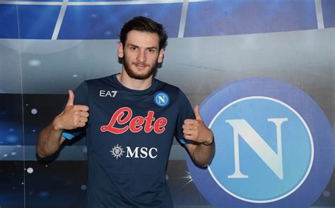 Napoli announces transfer of Khvicha Kvaratskhelia