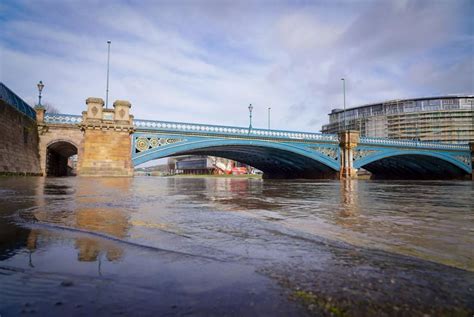 The River Trent overflowing and flooding across Nottingham - Storm Dennis aftermath in pictures ...