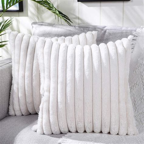 The 48 Best Throw Pillows of 2022 | Architectural Digest