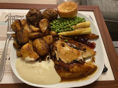 [Homemade] Sunday roast chicken dinner : r/food