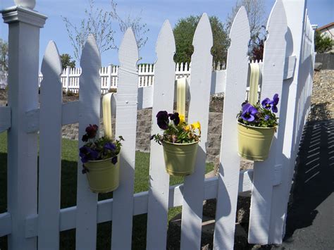 Picket fence decor | Picket fence decor, Fence decor, White picket fence