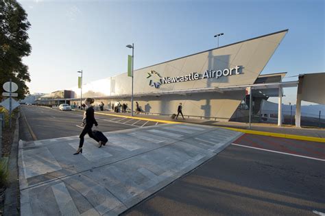 Newcastle Airport :: Port Stephens