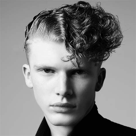 7 Fringe Hairstyles for Men You Need To Try This Season | Fringe hairstyles, Mens hairstyles ...