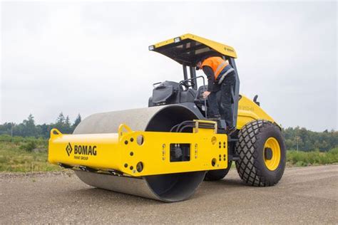 Road Roller: Types, Uses and Things to Consider When Buying