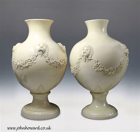 An impressive pair of Wedgwood creamware pottery vases with lion head masks circa 1765 - John Howard