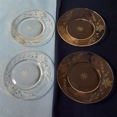 Set of 4 Clear Glass Side Plates, Etched Flowers, Leaves, Star, Dessert Tea Plates, Elegant ...