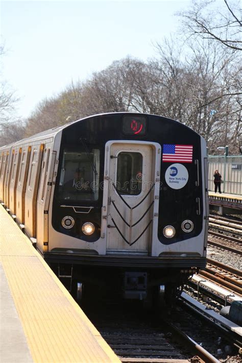 NYC Subway Q Train Arrives at Avenue M Station in Brooklyn Editorial ...