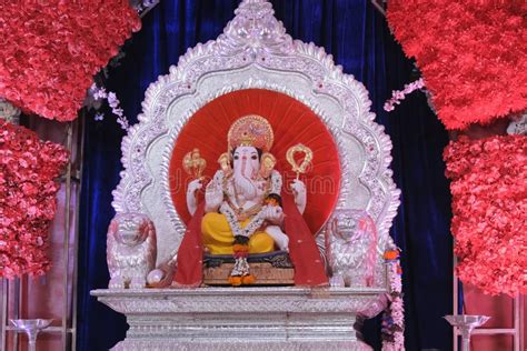 Pune, Maharashtra, 2 September 2022, People and Devotee at Famous Kasba Ganpati during Ganpati ...