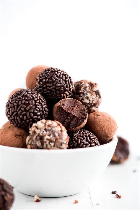 4-Ingredient Chocolate Truffles - Garnish & Glaze