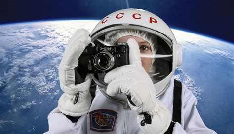 Gambar : orang, profesional, profesi, astronaut, sepeda motor, menunjukkan saya helm saya ...