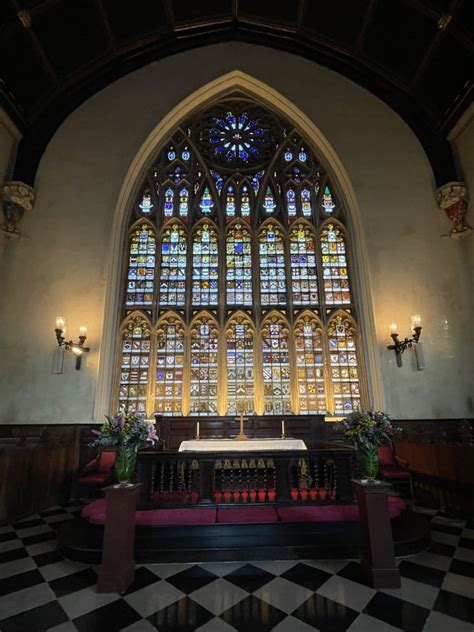 Visit Lincoln's Inn Chapel