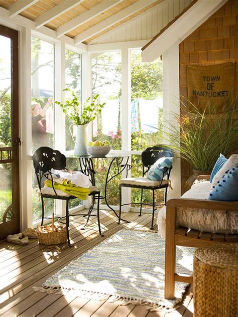 20 Small And Cozy Sunroom Design Ideas | HomeMydesign