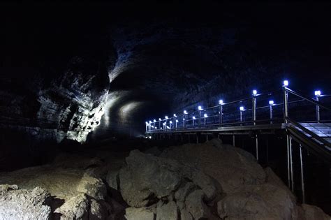 35 photos of Manjanggul Lava Tube in Jeju Island of South Korea | BOOMSbeat