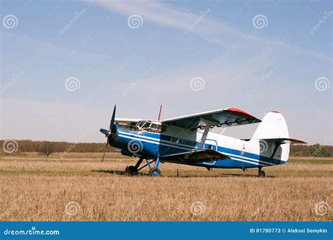 Vintage Single Engine Biplane Aircraft Ready To Take Off Stock Image - Image of history ...