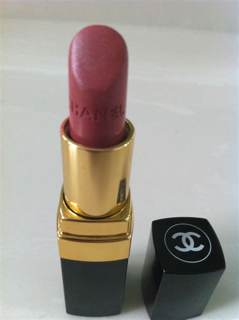 The Dark Side of Beauty: Review: Chanel Rouge Coco 'Mademoiselle' Lipstick