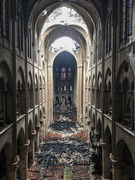 Así quedó el interior de la catedral de Notre Dame – Perfil Formosa