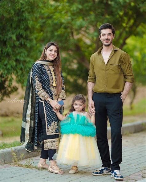 Junaid Jamshed Niazi's Latest Adorable Family Portraits | Reviewit.pk