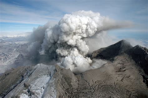 Volcano's "Scream" Before Eruption Explained