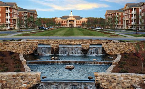 Luxury Retirement Community in Greenville, South Carolina. Upscale ...