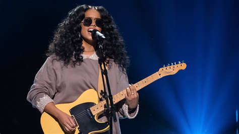 Quién es H.E.R., el cantante de R&B de perfil bajo con cinco nominaciones a los Grammy ...