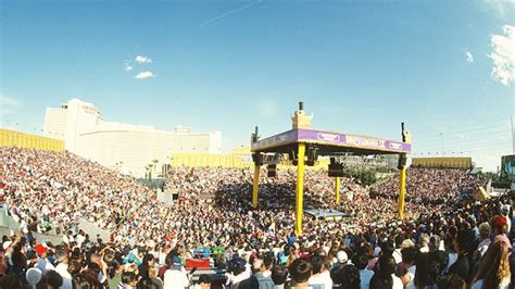 WrestleMania - 5 Groundbreaking, Monumental Arenas - Inside The Ropes