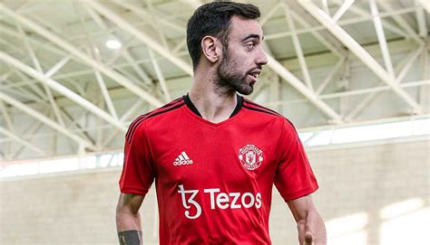 Man United Announce Tezos As New Training Shirt Sponsor - SoccerBible