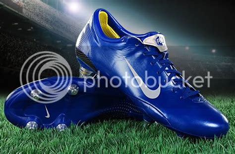 nike-mercurial-vapor-III-ronaldo-r9.jpg Photo by gio_7_2008 | Photobucket