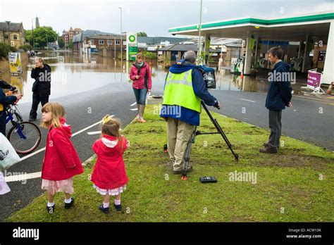 gloucester floods july 2007 Stock Photo - Alamy