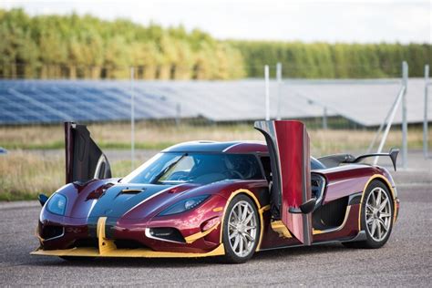 Video: Koenigsegg Agera RS Sets 2 New World Records In One Day- Fastest Production Car In The ...