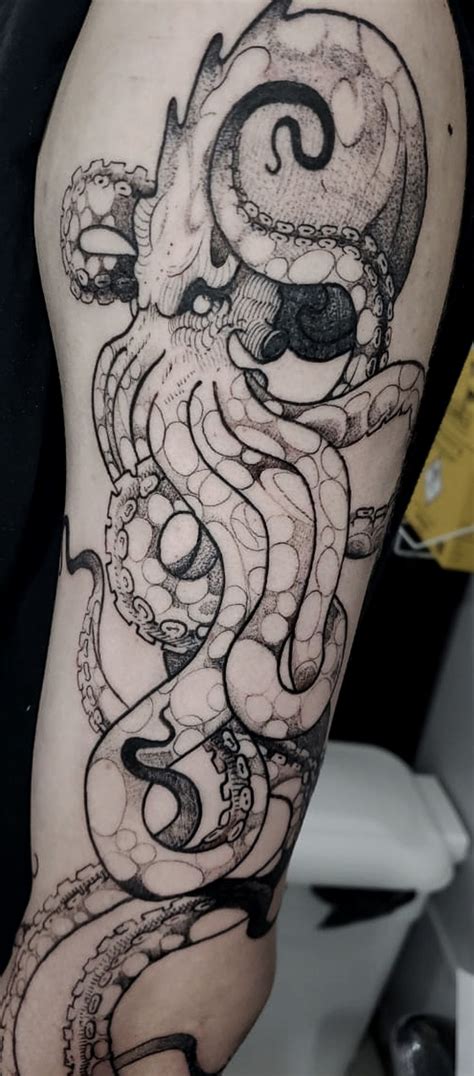 KRAKEN TATTOO: Meanings, Tattoo Ideas & Tattoo Designs - TATTOOGOTO