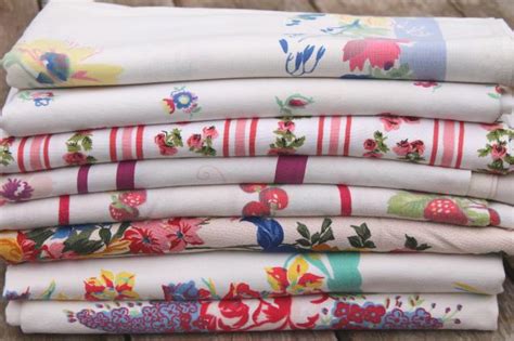 vintage print cotton tablecloths, retro 40s 50s kitchen tablecloth lot