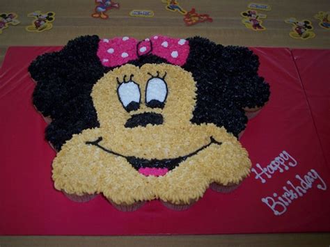 Minnie Mouse Cupcake Cake - CakeCentral.com