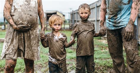 Mud Fight Maternity Shoot | POPSUGAR Family