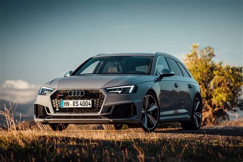 Audi RS4 review: Return of the fast estate king | GearOpen