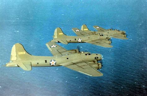 The history of the Boeing B-17 Flying Fortress planes from WWII - Click Americana