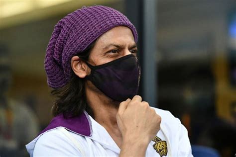 KKR VS RC IPL 2020: Shah Rukh Khan Along With Aryan Khan Spotted at ...