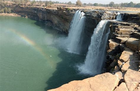 22 Best Waterfalls in India for Most Refreshing Vacation