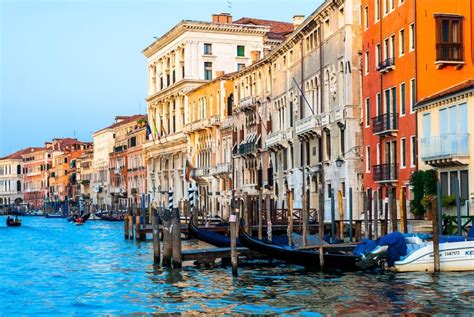 5 BEST Hostels in Venice (2024 Insider Guide)