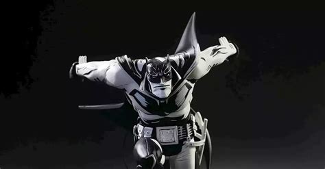 McFarlane Toys Debuts New Batman: White Knight Sketch Edition Statue ...