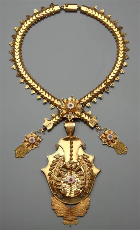 662 Best images about Antique Jewelry on Pinterest | Brooches, Gold ...