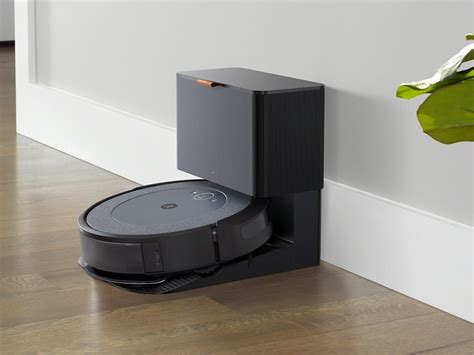 iRobot Roomba Combo i5+ AI robot vacuum and mop navigates accurately ...