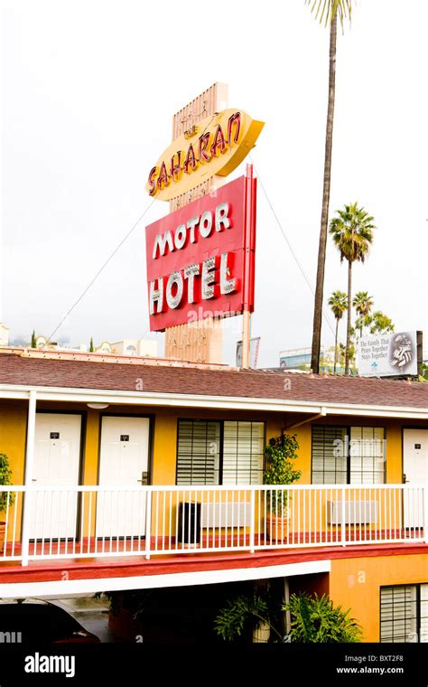 Los angeles hollywood sign close up hi-res stock photography and images - Alamy